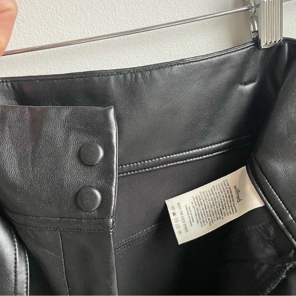 Aritzia Wilfred Black vegan Leather High-Waist Pants Tie-Front  stretchy size 6 - Picture 3 of 15